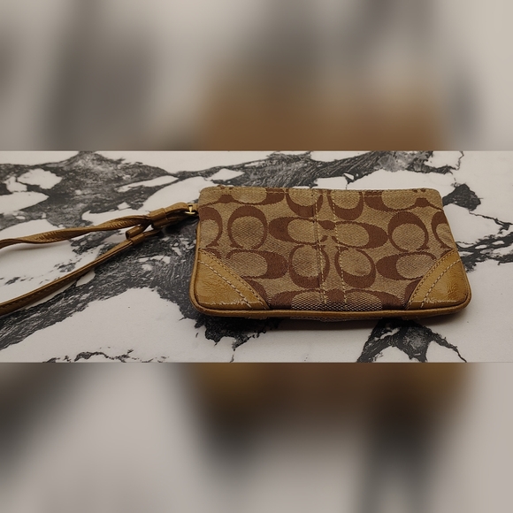 2 Coach Signature Wristlet and Pouch Bag - Picture 6 of 14